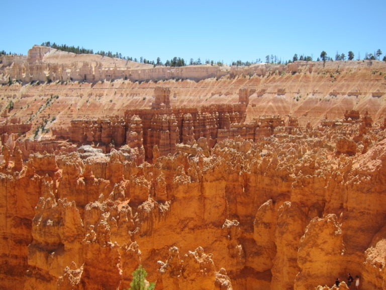 photo of the Amphitheater section of Bryce Canyon